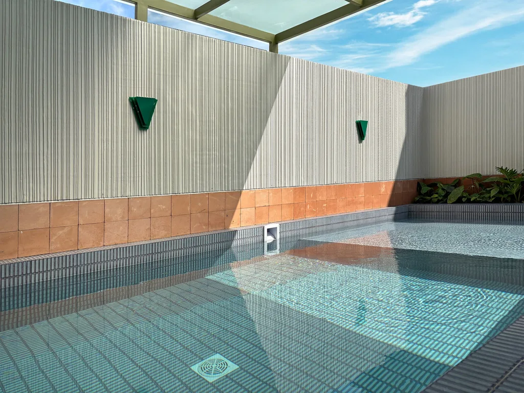 Country Room at Volume Hotel Bandung, king + twin + twin